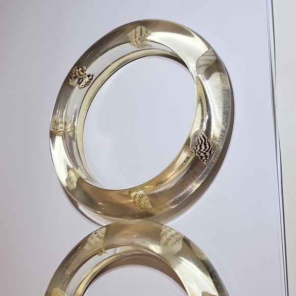 Pair of Vintage Lucite Bracelets - Picture 2 of 5